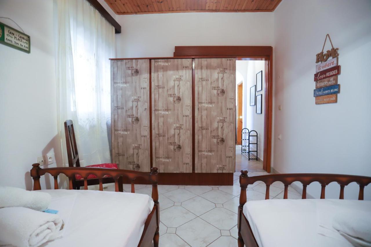 Family House At Corfu Town Appartement Buitenkant foto