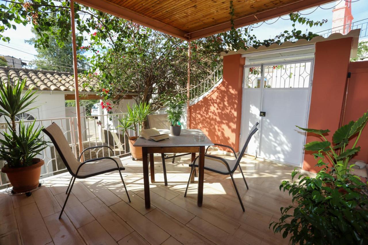 Family House At Corfu Town Appartement Buitenkant foto