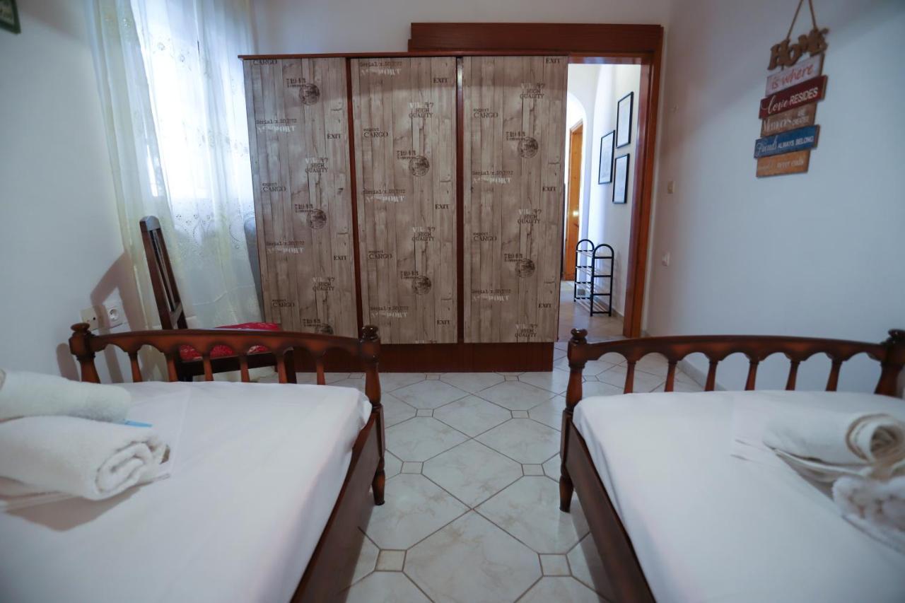 Family House At Corfu Town Appartement Buitenkant foto