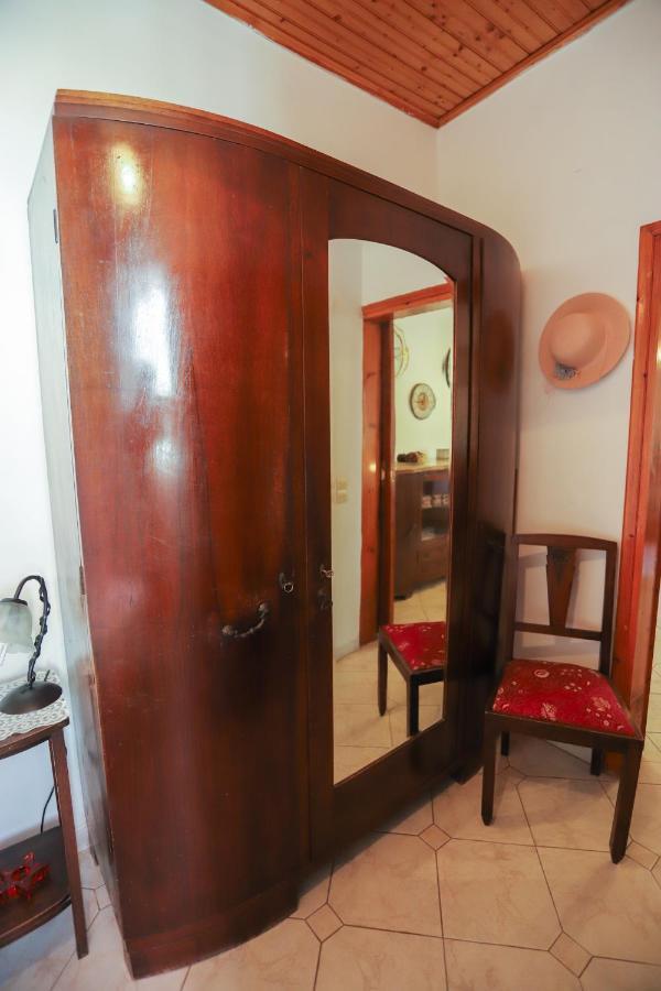 Family House At Corfu Town Appartement Buitenkant foto
