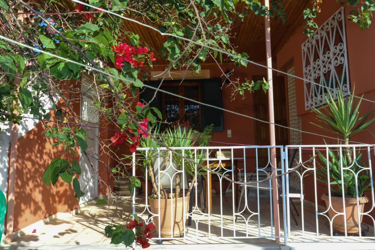 Family House At Corfu Town Appartement Buitenkant foto