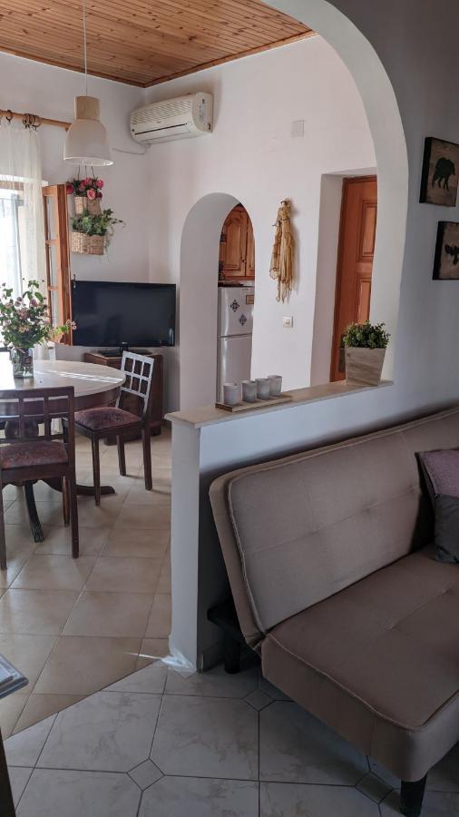 Family House At Corfu Town Appartement Buitenkant foto